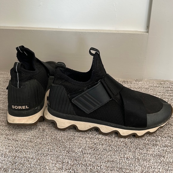 Sorel Shoes - Sorel black high top sneakers 6.5